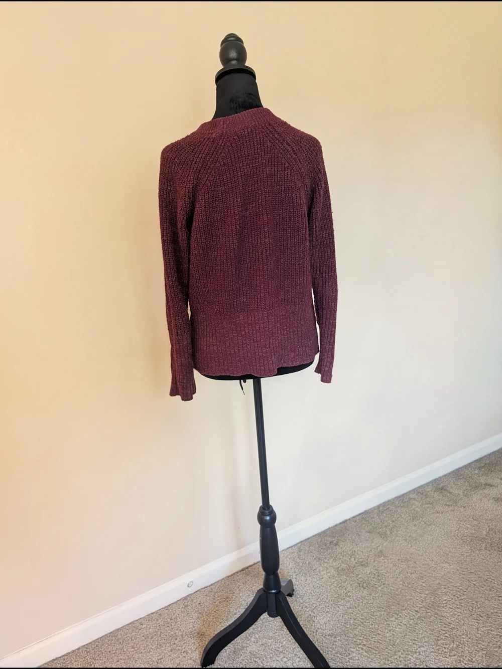 Classic Ribbed Crewneck Sweater in Burgundy